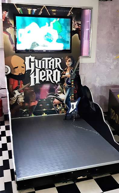 19 guitar hero